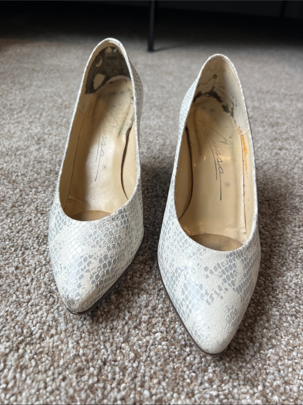 Pointed-Toe Snake-Texture Pumps in Light Beige